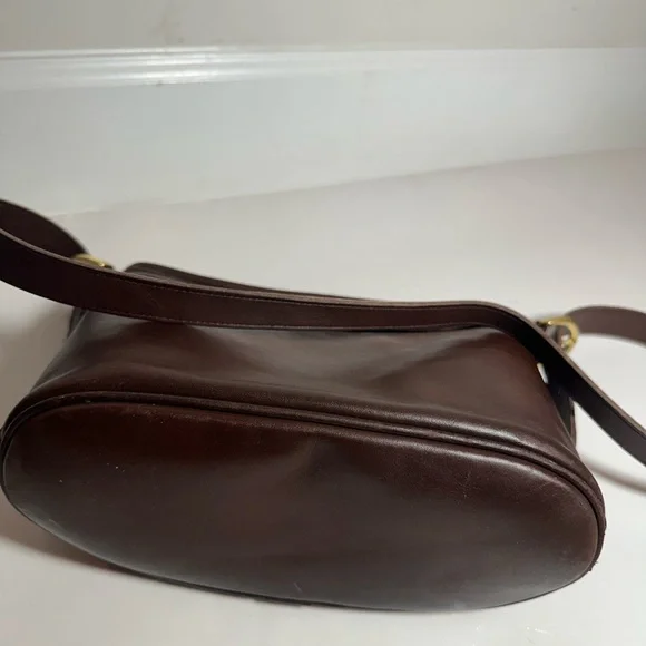 Vintage Coach Worth Crossbody Shoulder Bag